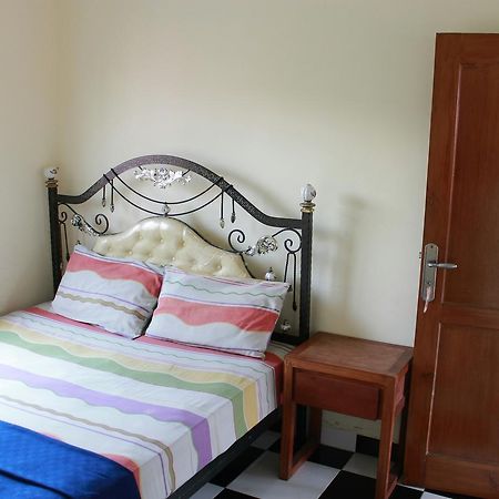 La Javanaise Home Stay Malioboro Джокьякарта Экстерьер фото