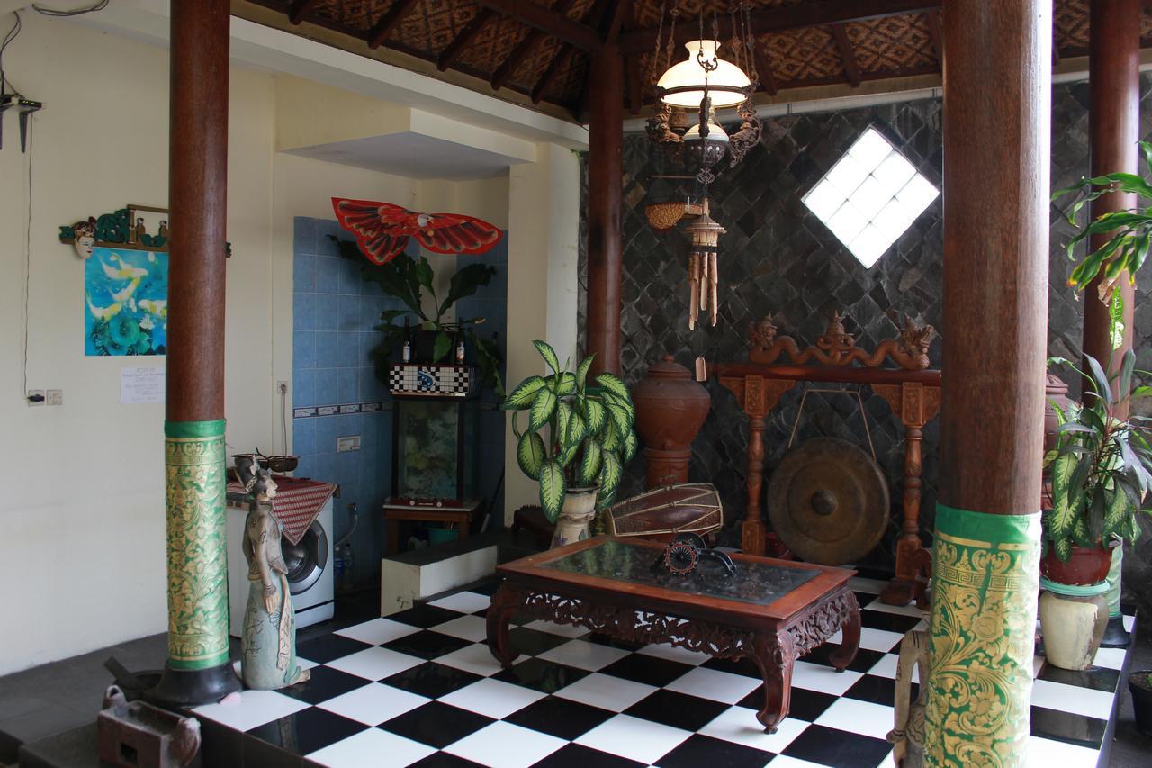 La Javanaise Home Stay Malioboro Джокьякарта Экстерьер фото