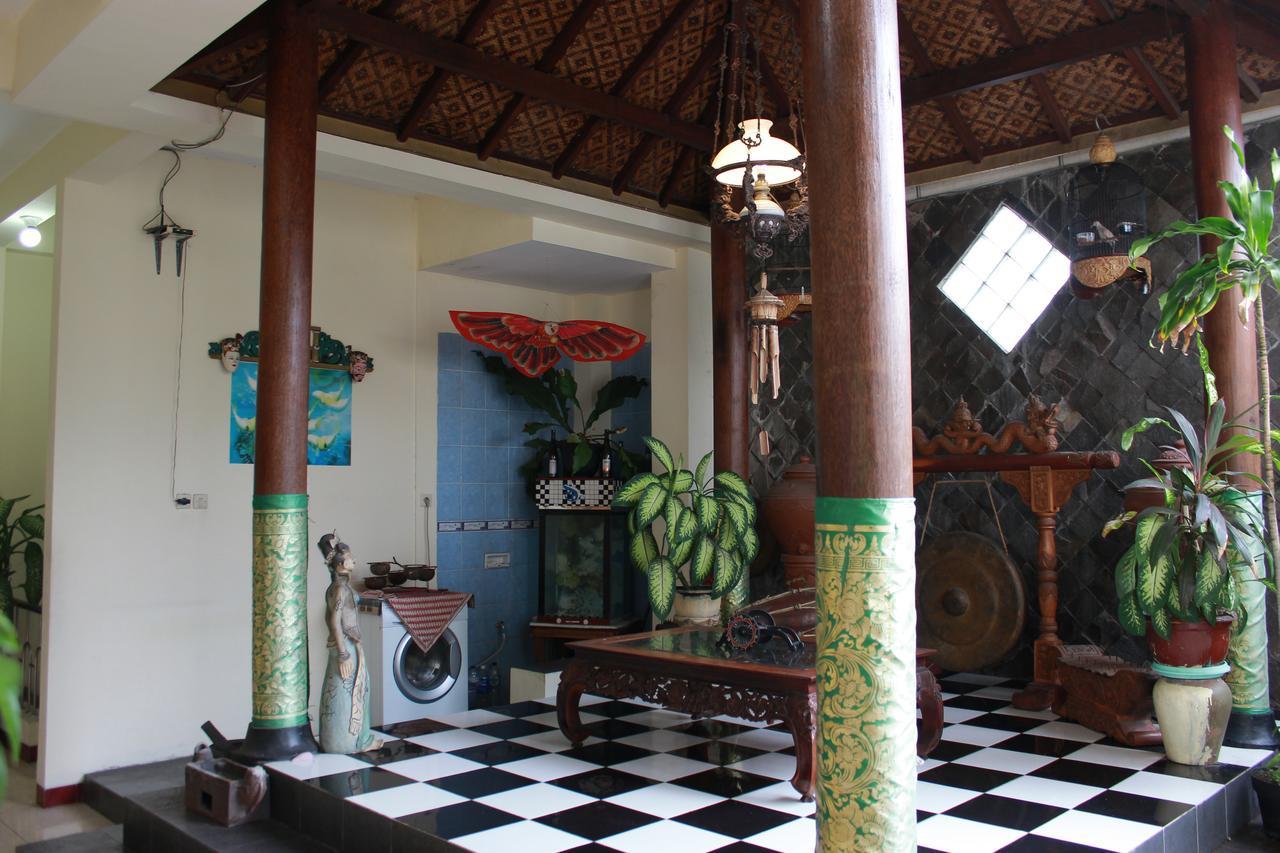 La Javanaise Home Stay Malioboro Джокьякарта Экстерьер фото
