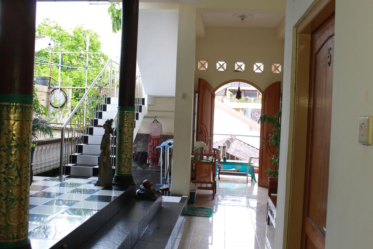 La Javanaise Home Stay Malioboro Джокьякарта Экстерьер фото