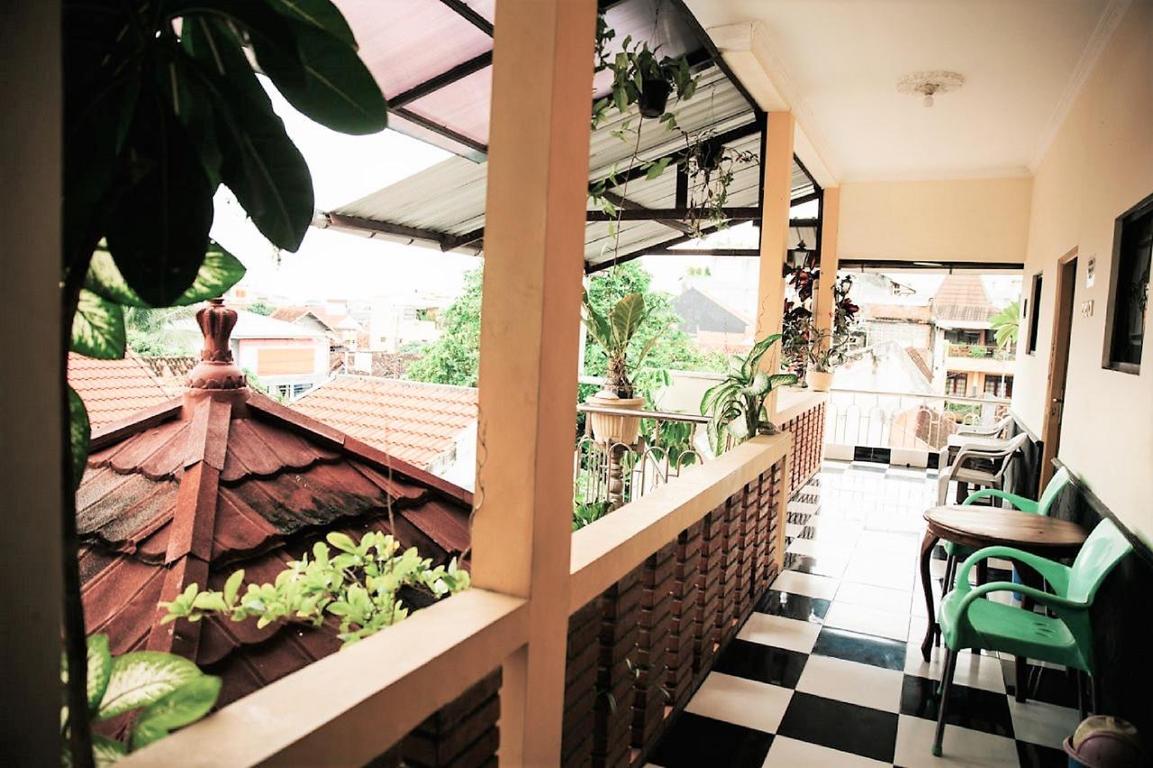La Javanaise Home Stay Malioboro Джокьякарта Экстерьер фото