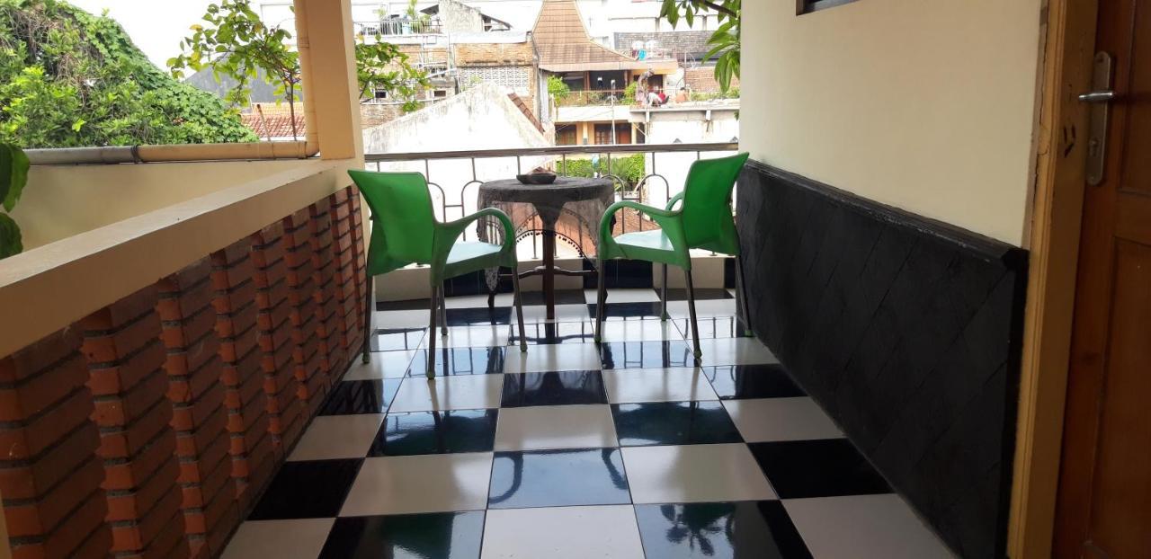 La Javanaise Home Stay Malioboro Джокьякарта Экстерьер фото