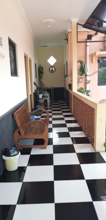 La Javanaise Home Stay Malioboro Джокьякарта Экстерьер фото